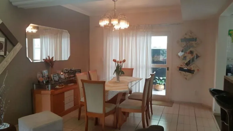 Imagem Casa para Venda - 165.52m², 3 dormitórios, sendo 1 suites, 2 vagas - Sarandí