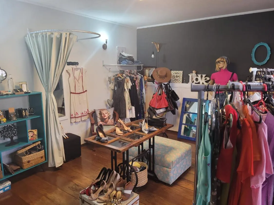 Imagem Encantadora Casa Térrea no Charmoso Bairro Nova Suíça em Valinhos
