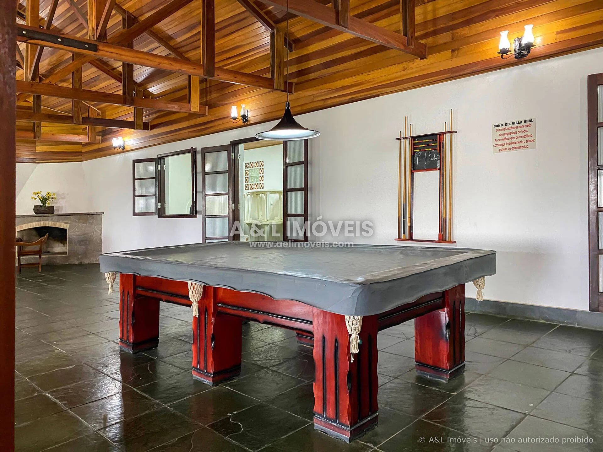 Imagem Apartamento Campos do Jordão | Térreo, Jardim, 3 Dorms. e Lareira