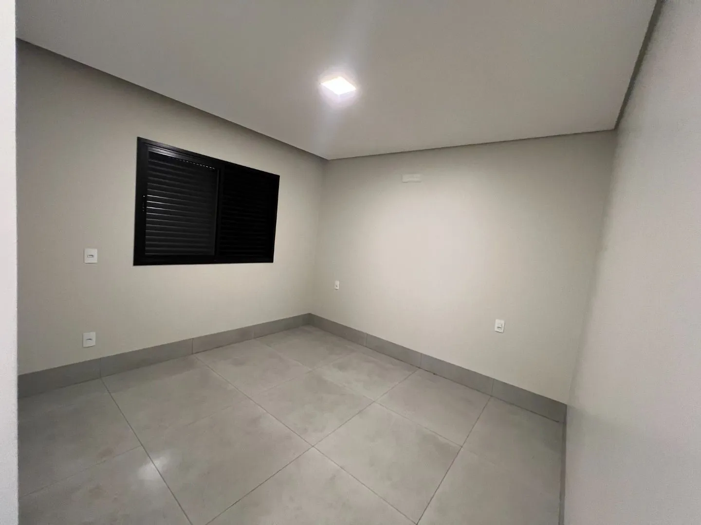 Imagem Casa com 3 dormitórios à venda, 112 m² por R$ 590.000,00 - Jardim Vitória - Patos de Minas/MG