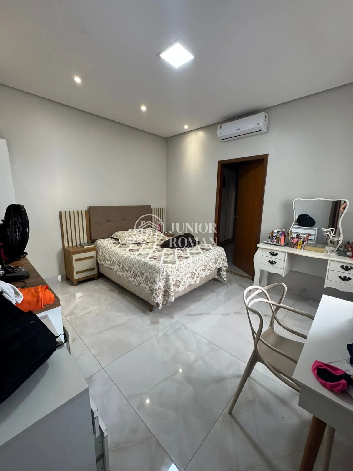 Imagem LINDA CASA 3 DORM SENDO 2 SUITES COM PISCINA E CHURRASQUEIRA - JD VITORIA - BARREIRAS/BA