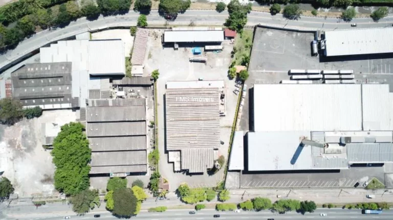 Imagem Oportunidade única: Galpão comercial à venda em Taboão da Serra-SP, Jardim Monte Alegre, com 100 vagas de garagem e 3.508,00 m² de área.