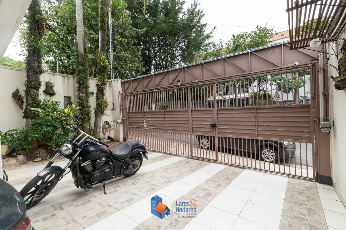 Imagem Sobrado para venda em Alto da Lapa com 3 quartos, sendo 1 suíte, 330m²