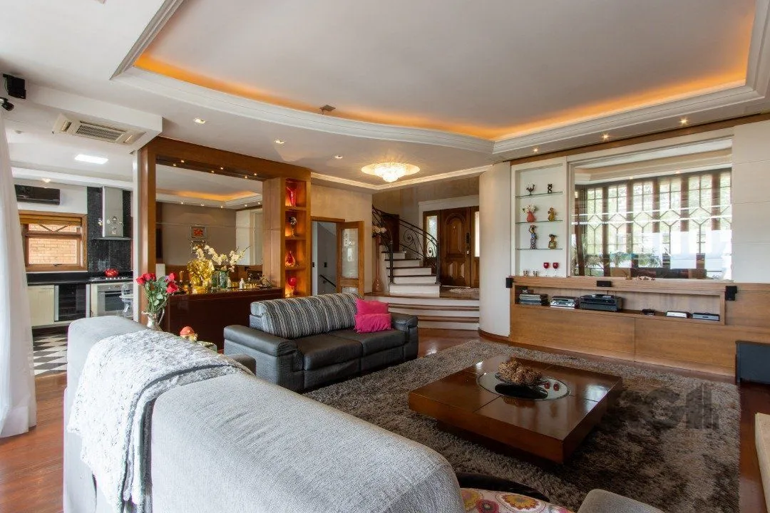 Imagem Casa para Venda com 4 dormitórios, sendo 2 suites e 4 vagas no bairro Jardim Isabel