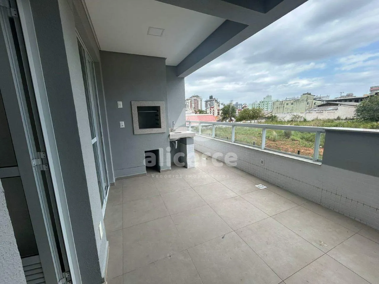 Imagem Apartamento à venda com 2 quartos 1 suíte, 71,2m² em Capoeiras Florianópolis