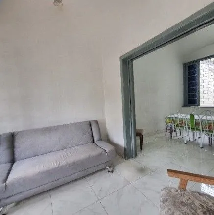 Imagem Casa de 4 dormitórios, 2 banheiros para venda pronta para morar no bairro Partenon em Porto Alegre/RS.