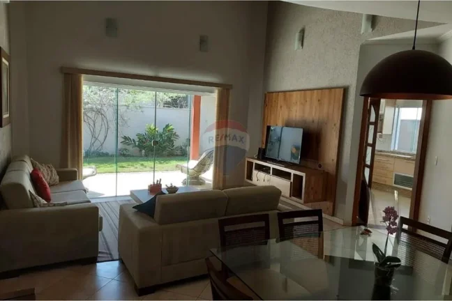 Imagem Casa de Condomínio: Moderna e Totalmente Mobiliada no Condomínio Vila dos Inglezes