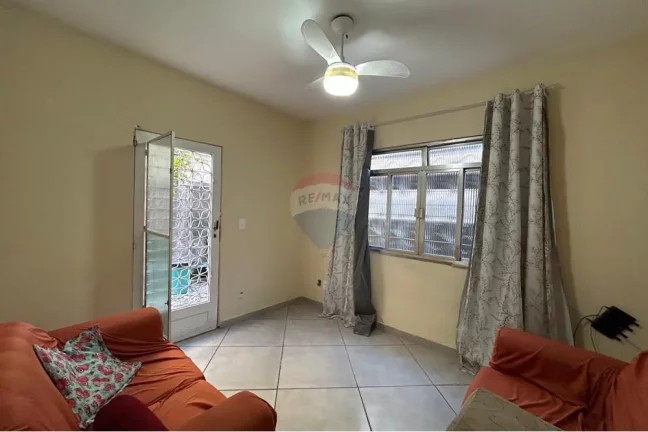 Imagem Casa á venda com 3 quartos com 99m² em Costa Barros.Rio de Janeiro.