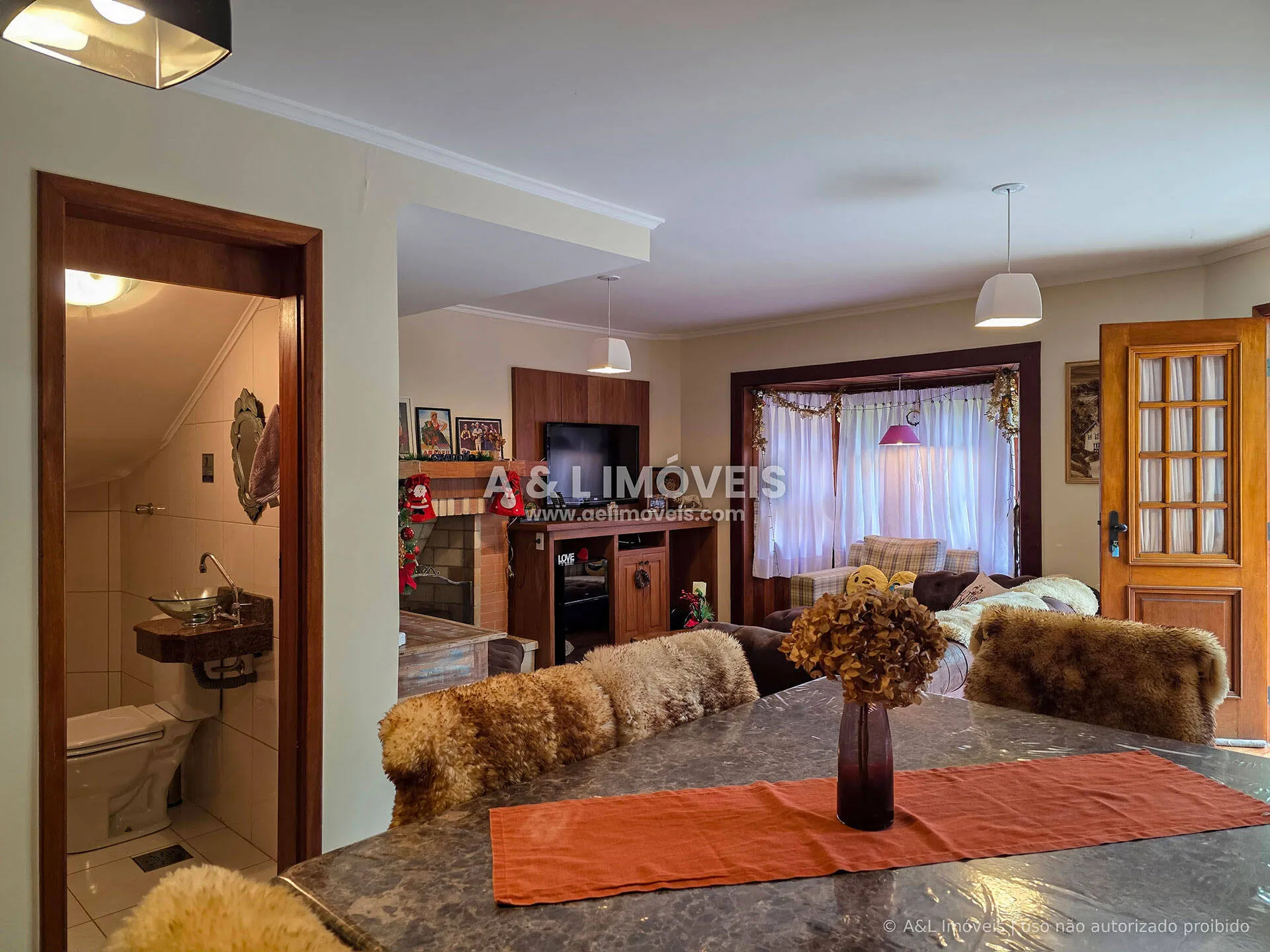 Imagem Casa Alpina em Campos do Jordão - Condomínio, 4 Dorms., Vila Inglesa