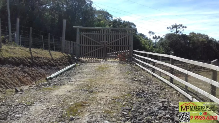 Imagem Lindo sítio a VEDA localizado em Rancho Queimado. Ótima propriedade para pastagens 06 hectares (todo cercado com 10 fios de arame); Escritura pública;