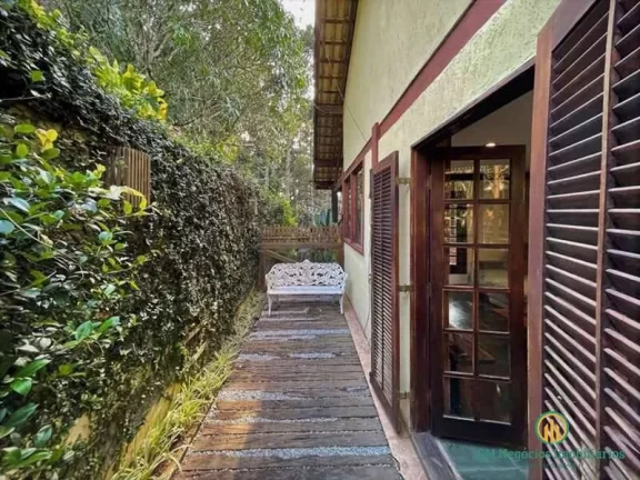 Imagem Casa Semitérrea com 4d/1ste. , lareira, piscina e gazebo!