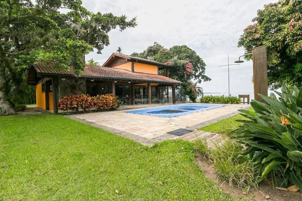 Imagem Casa no bairro Ponta Grossa com suíte presidencial
