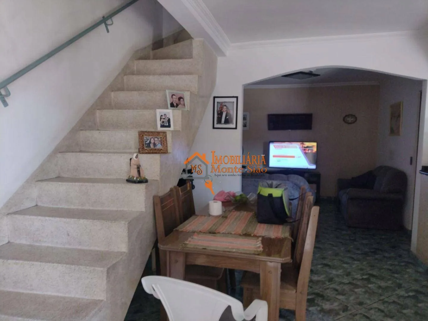 Imagem Casa com 6 dormitórios à venda, 300 m² por R$ 700.000,00 - Taboão - Guarulhos/SP