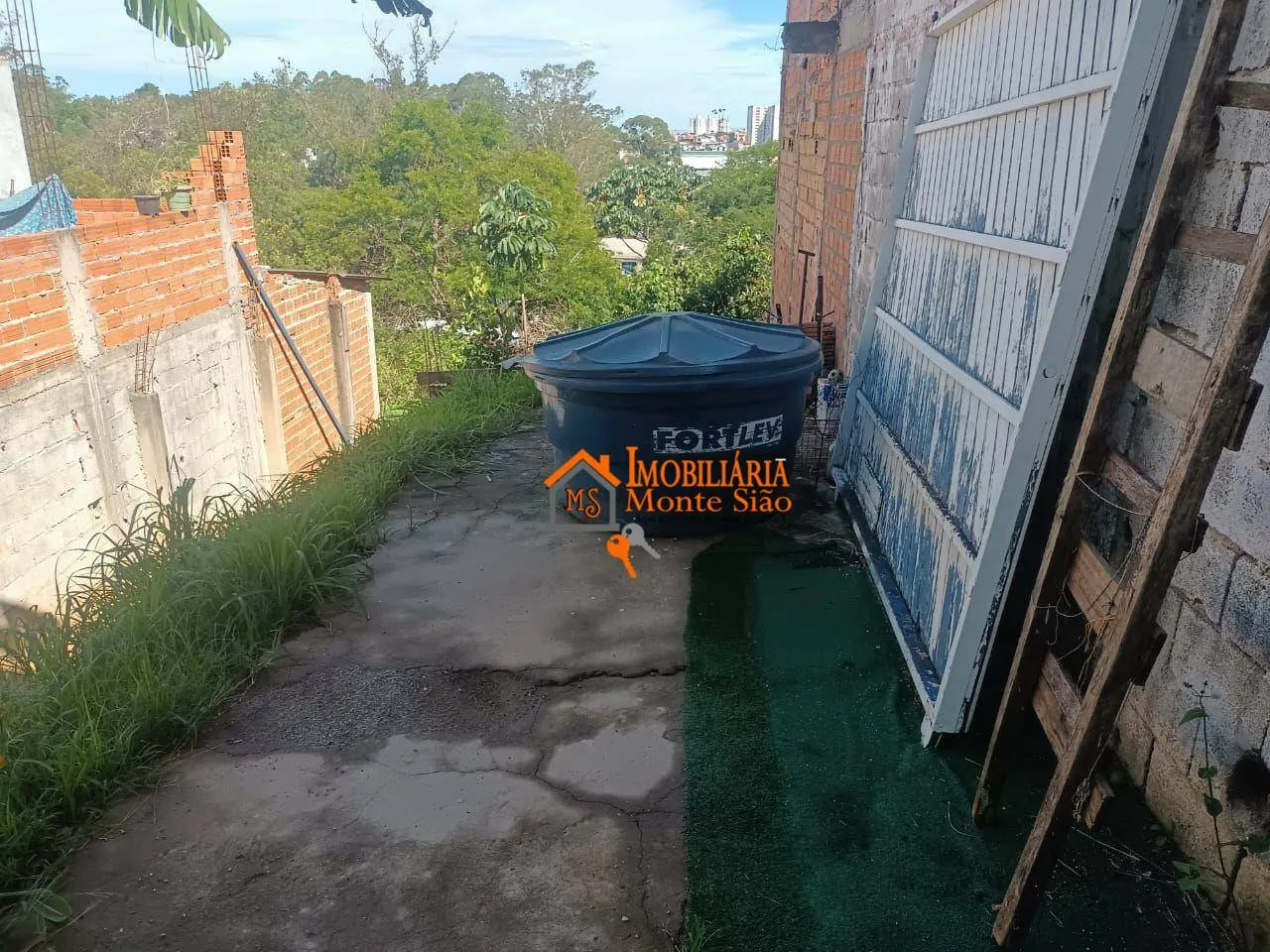 Imagem Terreno à venda, 136 m² por R$ 130.000,00 - Portal dos Gramados - Guarulhos/SP