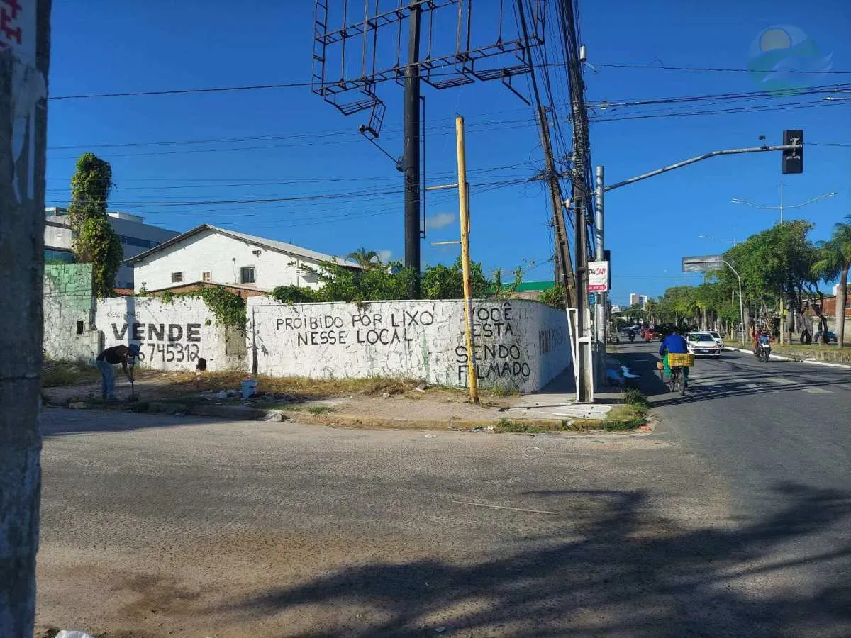 Imagem Terreno de esquina, à venda, Av. Ayrton Senna, em Piedade, Jaboatão dos Guararapes.