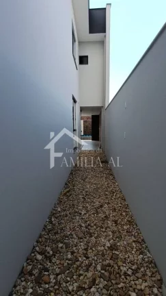 Imagem GEMINADO COM 217M² E PISCINA NO FLORESTA