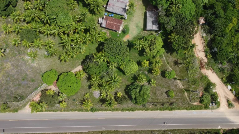 Imagem Excelente terreno em Itacaré cerca de 2 km do centro da cidade com linda vista para formosa peníns...