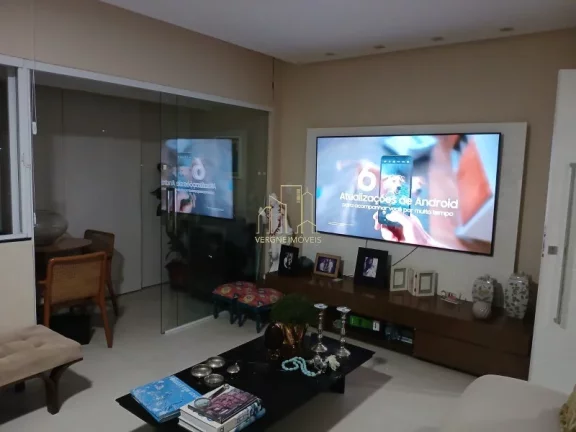 Imagem Apartamento amplo e bem localizado com três quartos varanda a venda no Caminho das Árvores