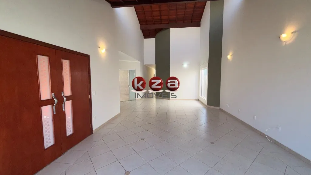 Imagem Casa térrea em Condomínio Residencial Maria Regina, Valinhos-SP: 3 quartos, 1 suite, 2 salas, 3 banheiros, 2 vagas, 222m².