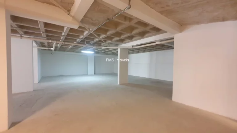 Imagem Loja comercial para locação em São Paulo-SP, Campo Belo: 4 banheiros, 5 vagas, 390m² de área!