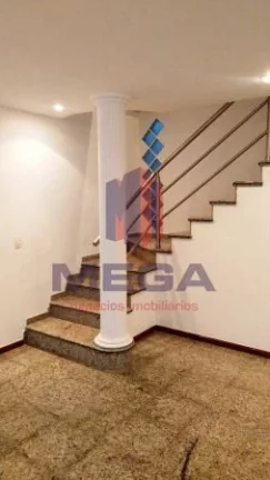 Imagem Residência com sete banheiros, três cozinhas, cinco quartos, escritório, três salas e muito mais!