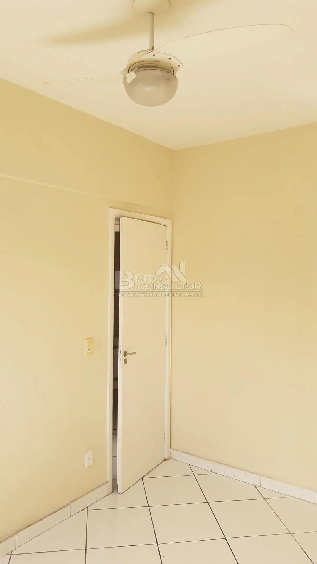 Imagem Vendo Apartamento com 2 Quartos, Varanda e Vaga, 60m² no Condomínio Central Park em Barro Vermelho, São Gonçalo/RJ