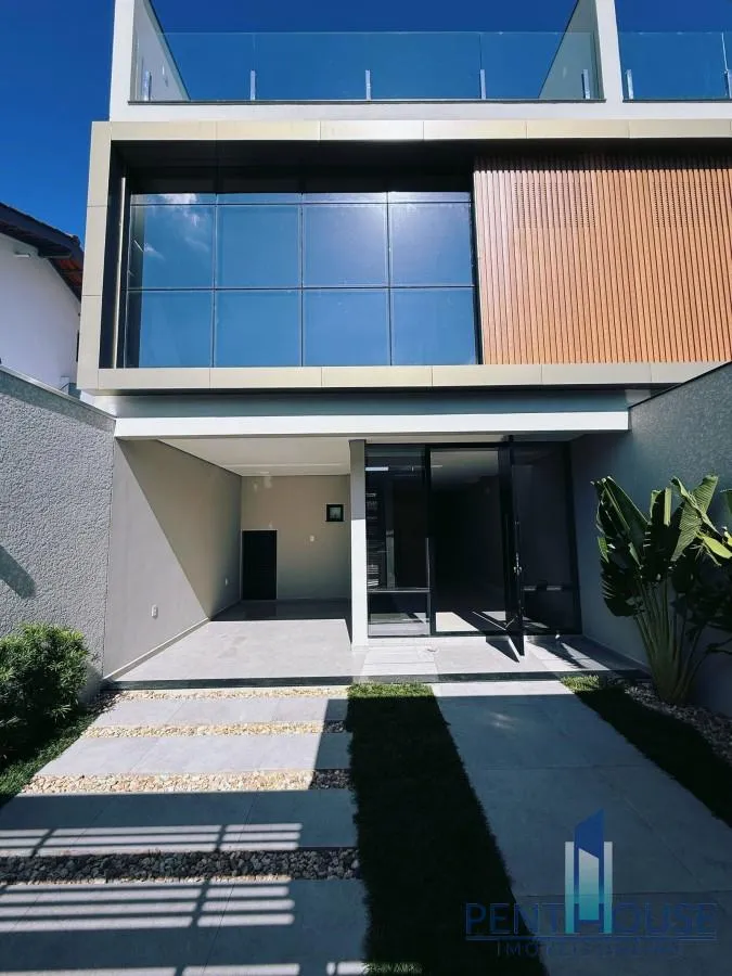 Imagem Sobrado Geminado para Venda em Balneário Camboriú, CENTRO, 3 dormitórios, 3 suítes, 5 banheiros, 2 vagas