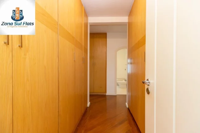Imagem Casa Alto Padrão à Venda No Morumbi Com 4 Suítes e 6 Vagas - Condomínio Fechado