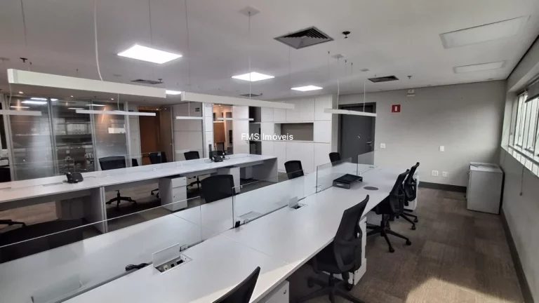 Imagem Conjunto Comercial Mobiliado com 182m² e 8 vagas no Jardim Paulistano.