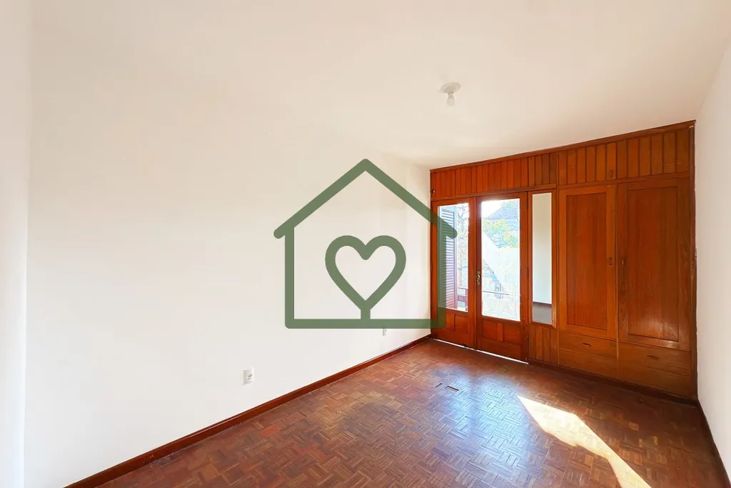 Imagem Apresentamos esta incrível casa desocupada, ideal tanto para fins residenciais quanto comerciais, s...