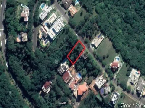 Imagem VENDA DE TERRENO NO COND. IBIRAPITANGA, EM ST. ISABEL/SP, 800m² com topografia em declive, com reserva lateral e vista privilegiada. CONSULTE-NOS.