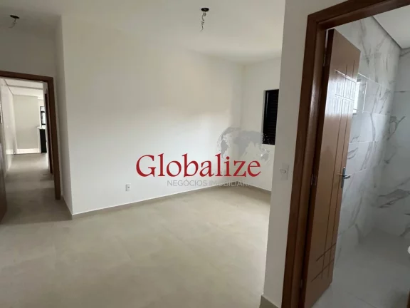 Imagem Casa Sobreposta alta à venda com 80m², 2 suítes, churrasqueira, 1 vaga por R$695.000,00 na Vila Belmiro em Santos
