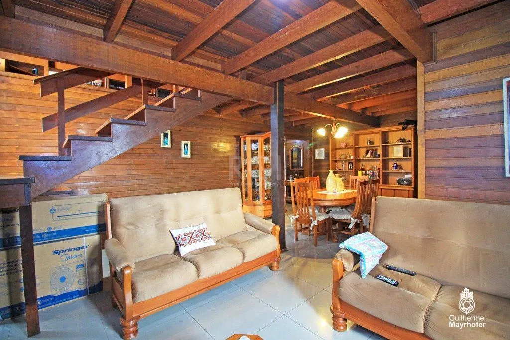 Imagem Casa para Venda - 235m², 3 dormitórios, sendo 1 suites, 3 vagas - Sarandi