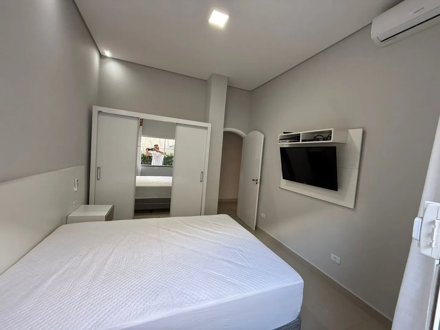 Imagem Casa para Venda em Mongaguá, Jardim Praia Grande, 4 dormitórios, 4 banheiros, 5 vagas