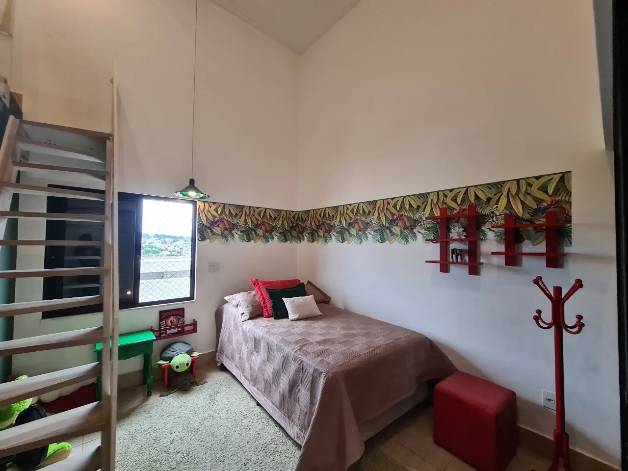 Imagem Linda casa de alto padrão no Residencial Giverny
