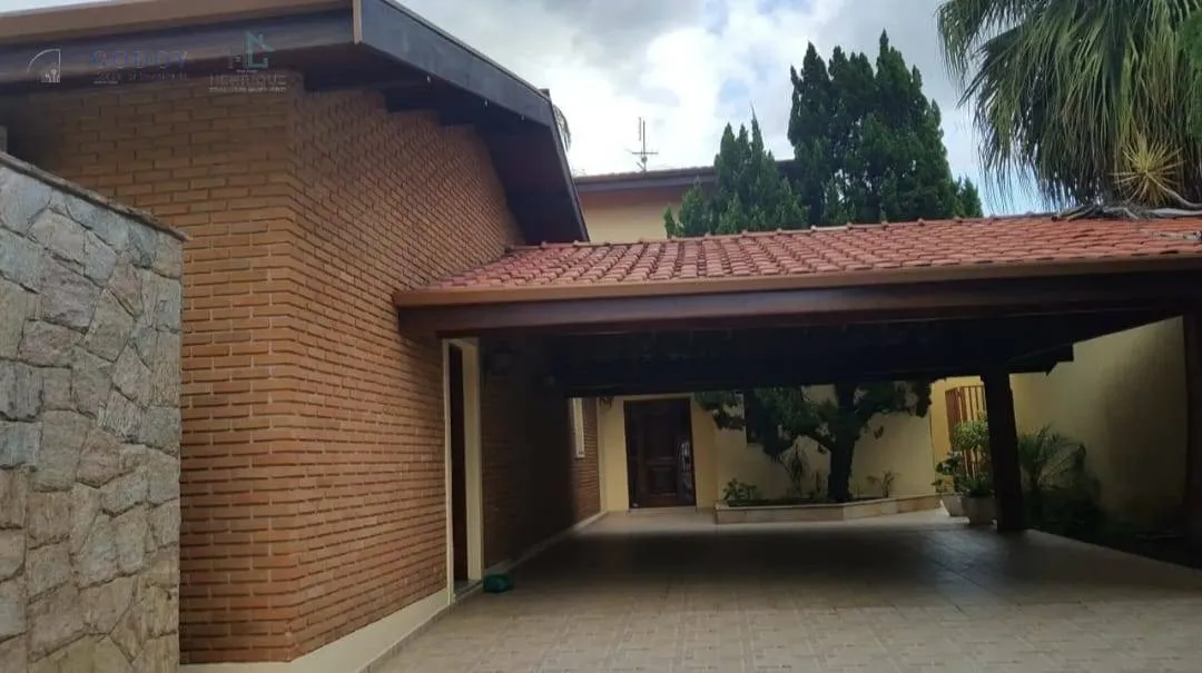 Imagem Casa Espaçosa com Piscina, Salão de Festas e Área Gourmet