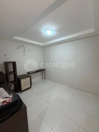Imagem VENDE - BELA CASA DUPLEX NO BOSQUE DAS PALMEIRAS