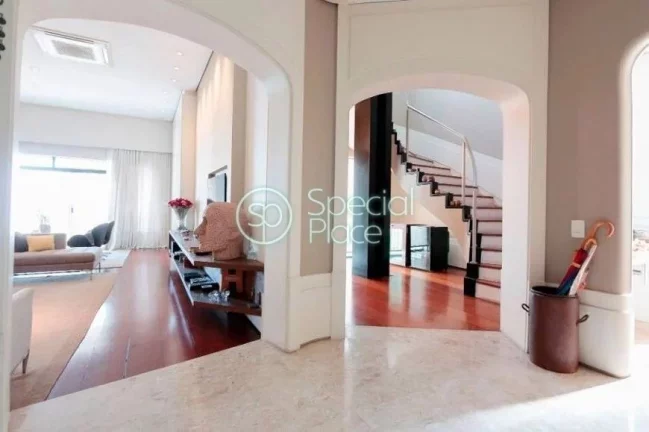 Imagem Cobertura maravilhosa com 600m², 04 dormitórios - sendo 02 suítes e seis vagas. Vista incrível.