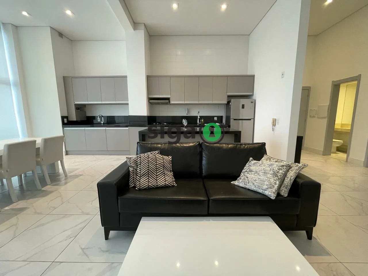 Imagem Apto com 85m², no Brooklin, com 1 suite, lavabo, 2 vagas e Pé direito duplo para locação