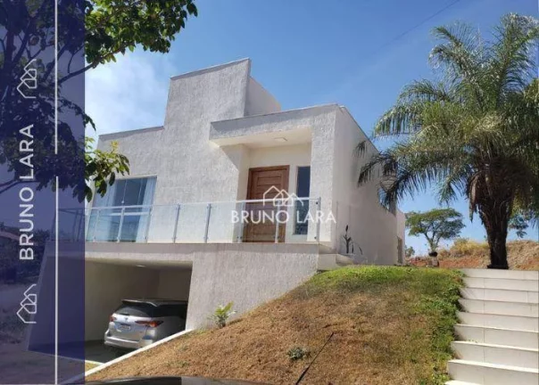 Casa á venda em Mario Campos no Condomínio Serra dos Bandeirantes - Mário Campos/MG