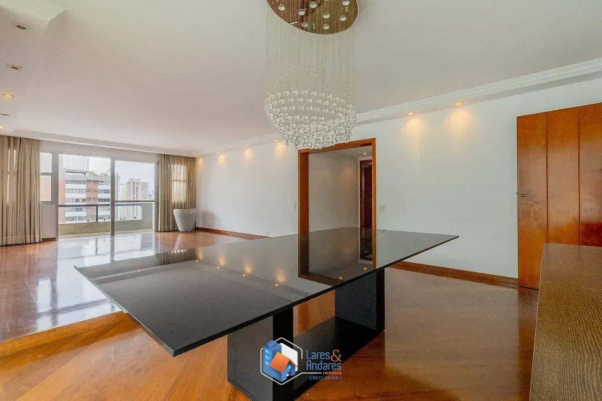 Imagem Apartamento para venda em Campo Belo com 3 quartos, sendo 1 suíte, 236m²