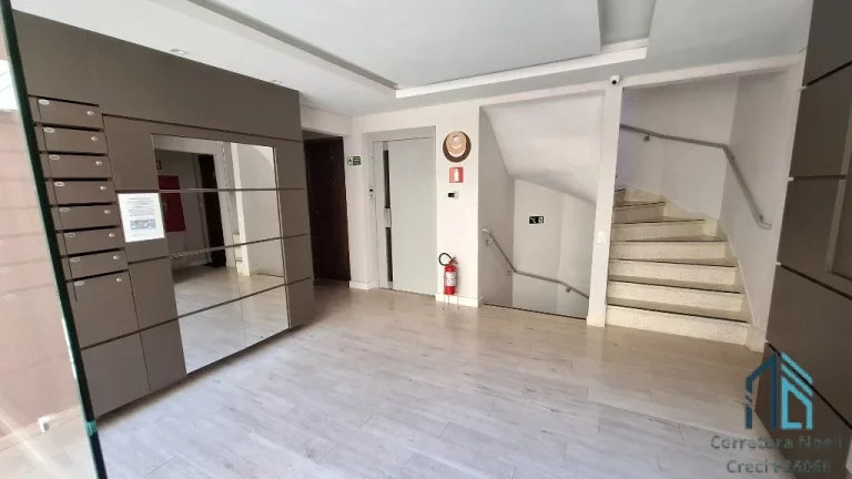 Imagem Apartamento 03 quartos c/suíte, elevador, vaga coberta no bairro Portão em Curitiba PR