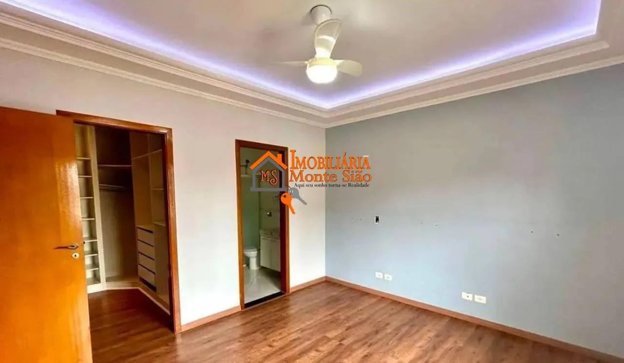 Imagem Sobrado com 4 dormitórios à venda, 462 m² por R$ 2.120.000,00 - Vila Galvão - Guarulhos/SP