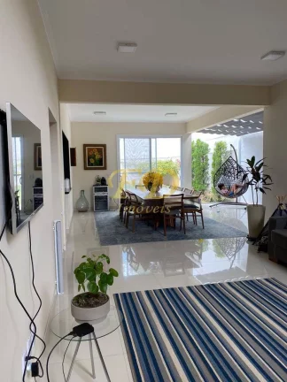 Imagem Casa de Alto Padrão em Condomínio Fechado Atibaia