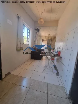 Imagem Casa 3 dormitórios para Venda em Sarandi, Residencial Governador Jose Richa, 3 dormitórios, 1 banheiro, 1 vaga