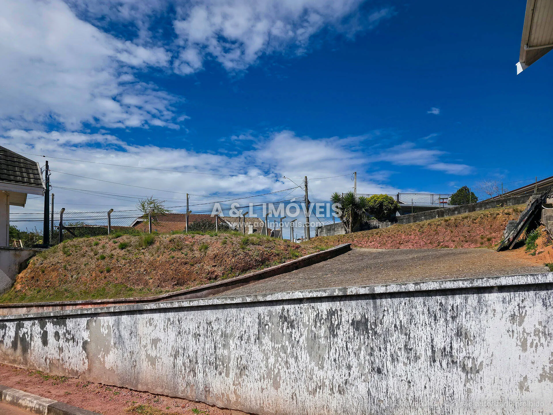 Imagem Terreno à venda em Campos do Jordão | 325,45 m² | Villagio D'Imbiry