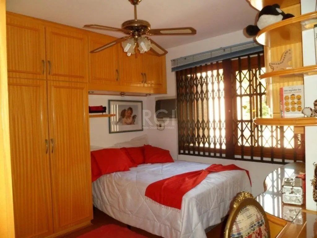Imagem Casa para Venda - 216m², 4 dormitórios, sendo 1 suites, 8 vagas - Aberta Dos Morros
