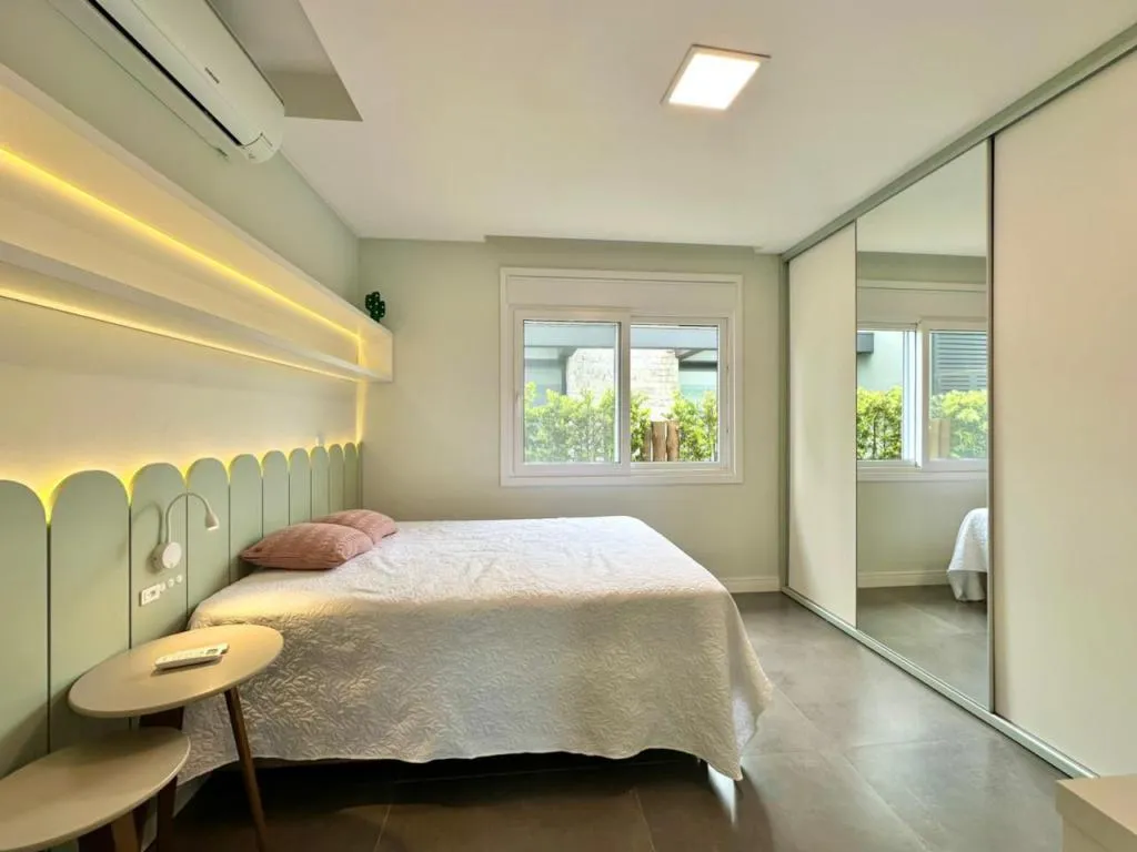 Imagem Casa em Condominio 3 Dormitórios - Bairro Dubai