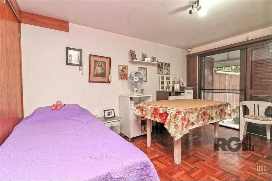 Imagem Casa de 285m² - 4 dormitórios, 4 vagas no bairro Bom Jesus