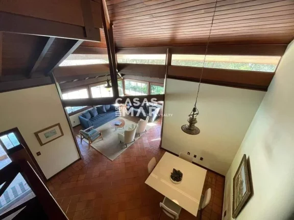Imagem Casa em condomínio de luxo em Itaipava, Petrópolis-RJ: 4 quartos, 2 suítes, 3 banheiros, 10 vagas, 800m². Imperdível!